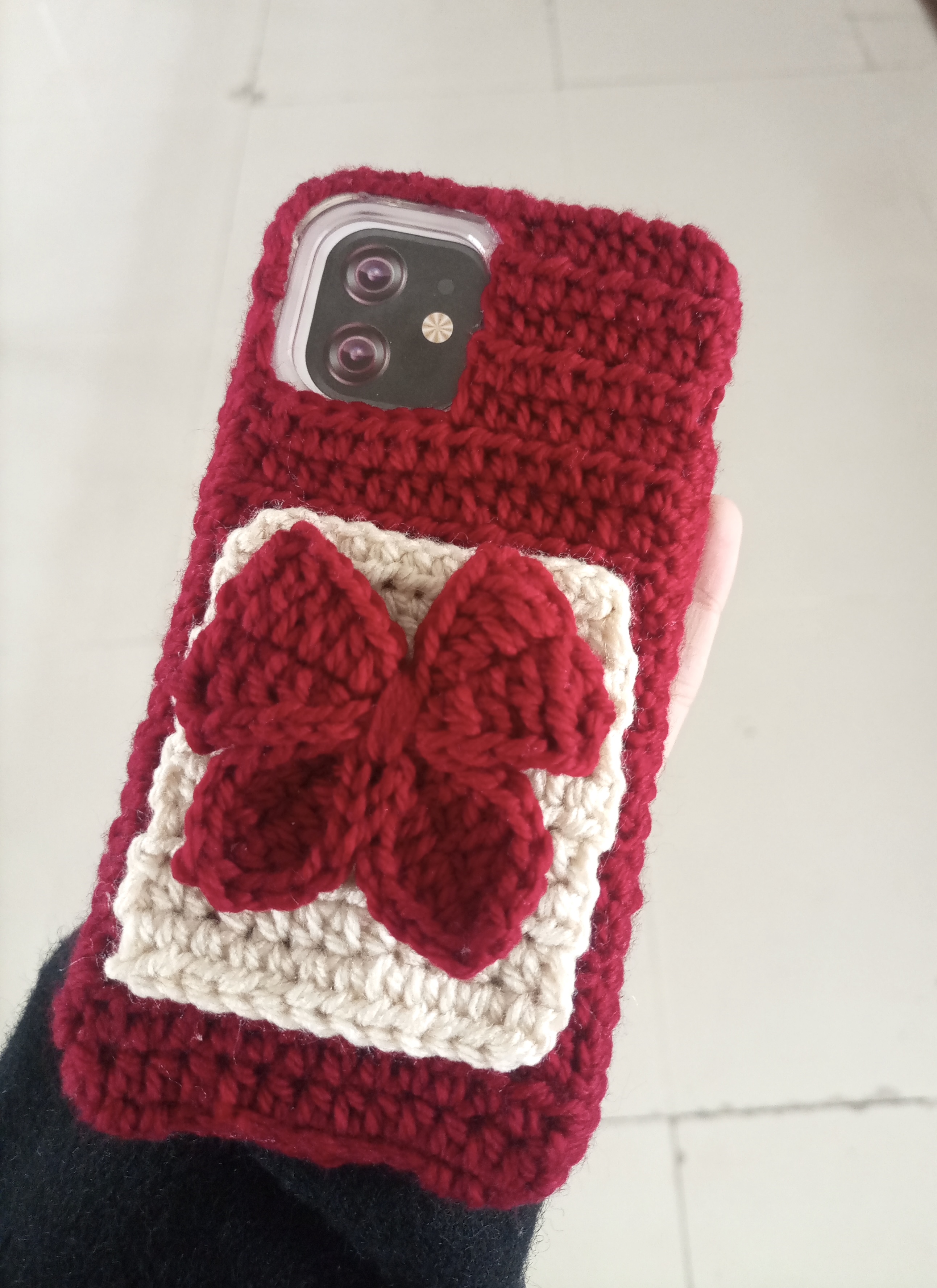 Crochet Phone Case with bow thumbnail 2