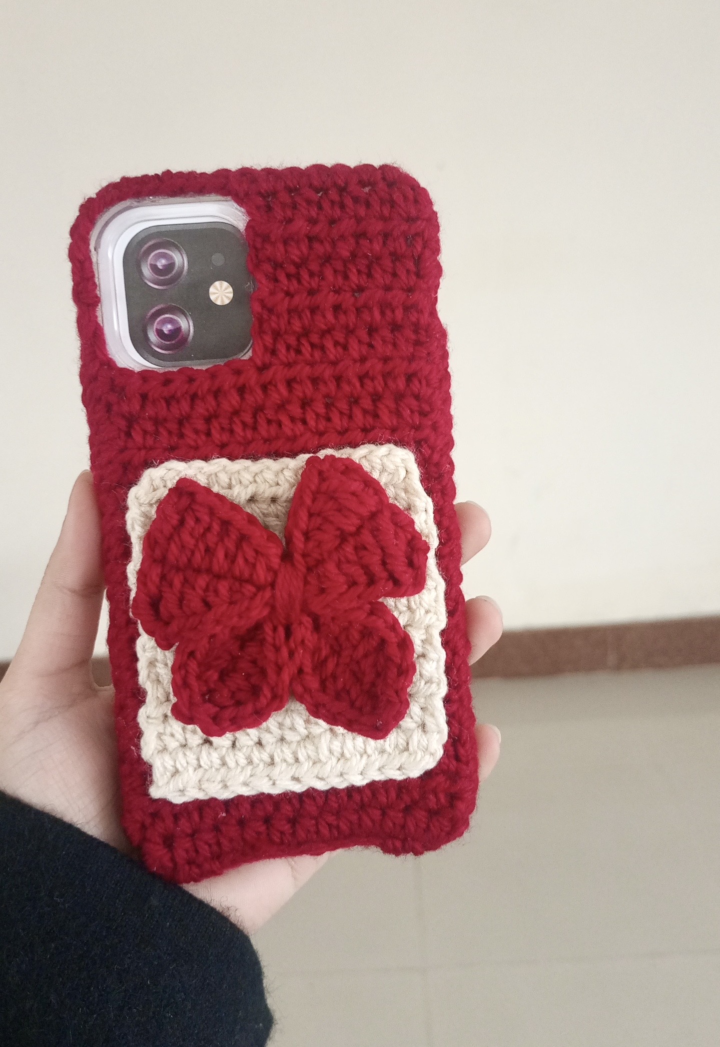 Crochet Phone Case with bow