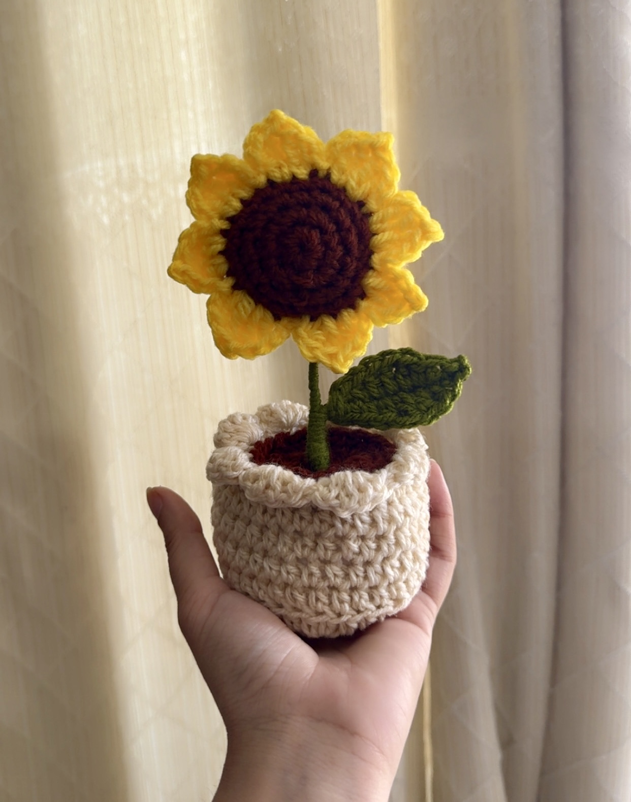 Sunflower pot 🌻(7 inches) thumbnail 2